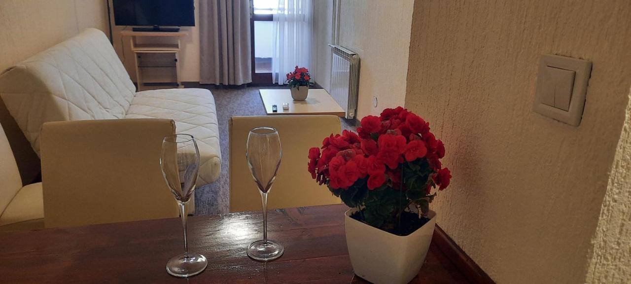 Petrovac Ambassador Apartments מראה חיצוני תמונה