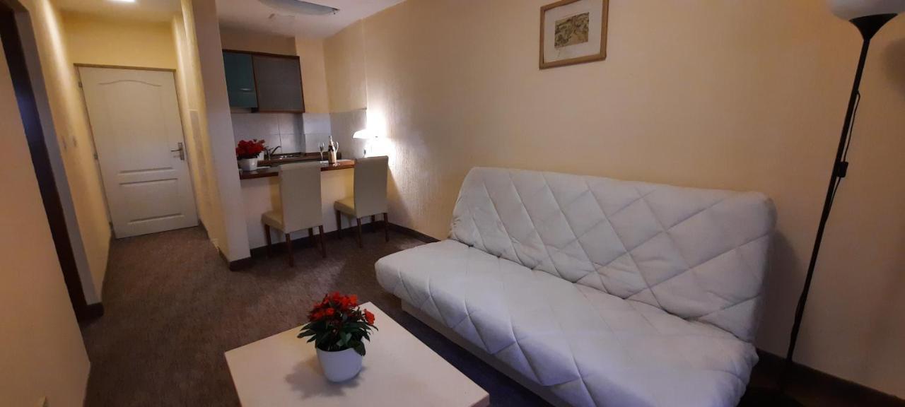 Petrovac Ambassador Apartments מראה חיצוני תמונה
