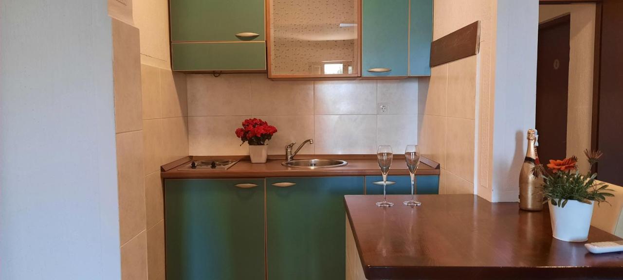 Petrovac Ambassador Apartments מראה חיצוני תמונה