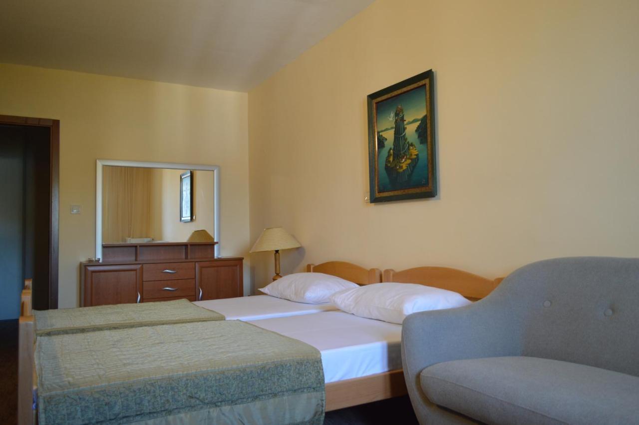Petrovac Ambassador Apartments מראה חיצוני תמונה